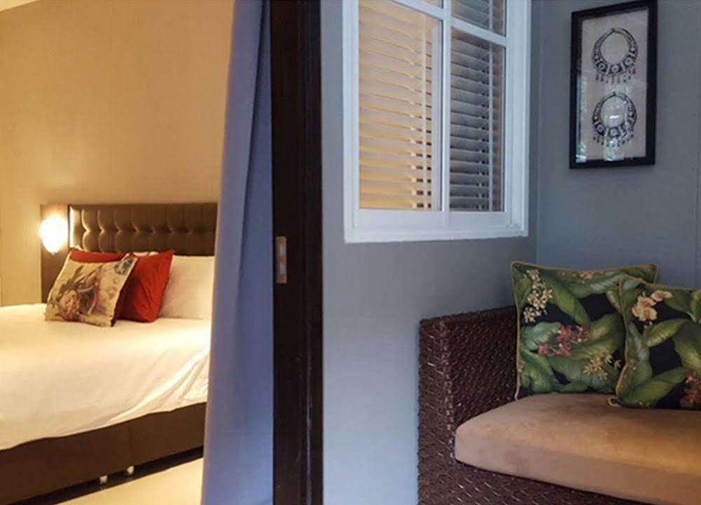 Check In Saladaeng (Adults Only) Hotel Bangkok Ngoại thất bức ảnh