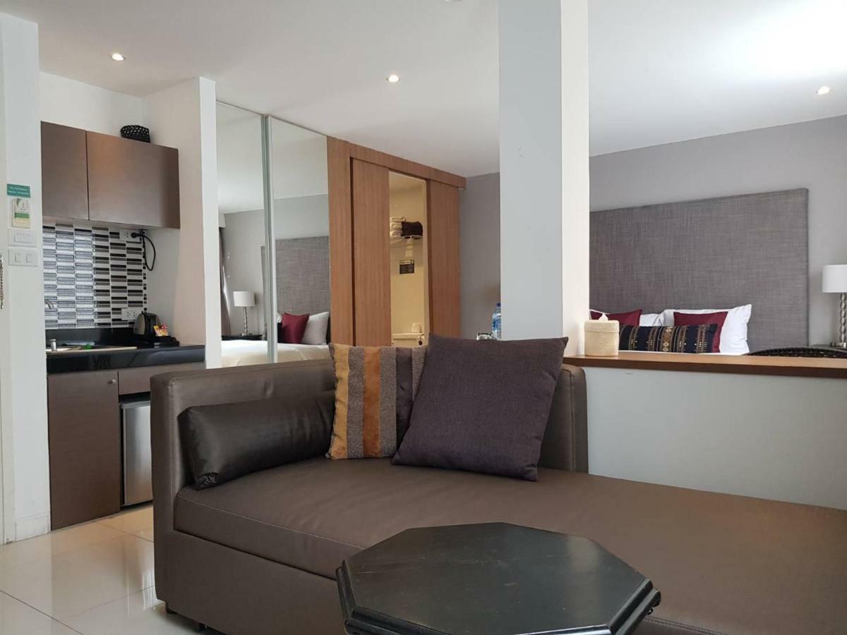 Check In Saladaeng (Adults Only) Hotel Bangkok Ngoại thất bức ảnh