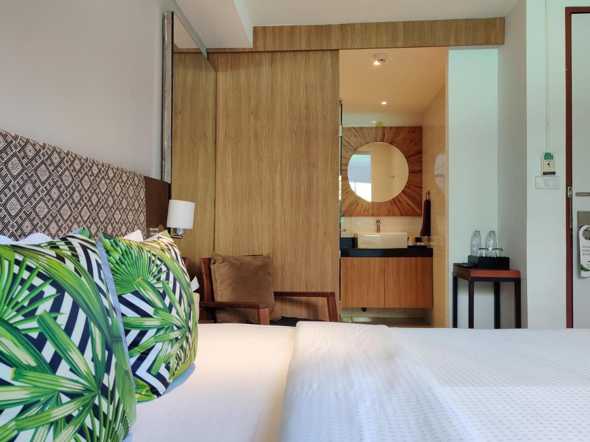 Check In Saladaeng (Adults Only) Hotel Bangkok Ngoại thất bức ảnh